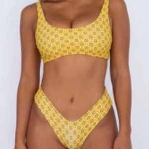 Brand New Skatie Mya Top and Mandi Bottom in Kauai Size L